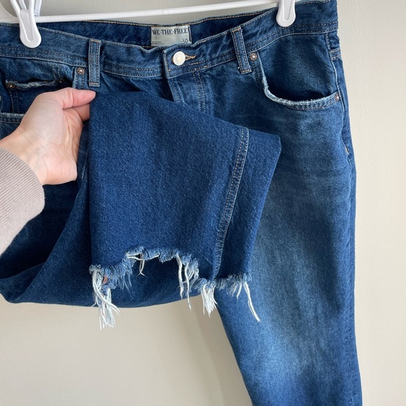 Free People We The Free The Maggie Mid-Rise Straight Leg Frayed Jeans - Size 30 - Picture 15 of 16